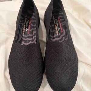 Skechers Classic Fit Air-Cooled Memory Foam Slip on Womens Shoes size 8.5